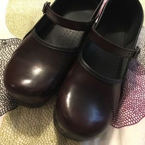 Dansko maryjanes